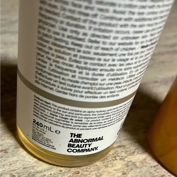 Bundle of Revele gold gel face mask and The Ordinary Glycolic acid toner - Picture 8 of 13